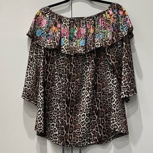 NWT | Off shoulder Leopard top